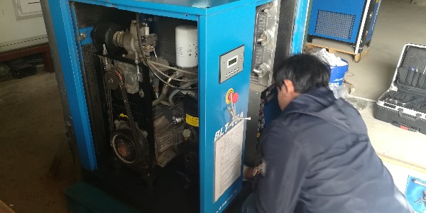 如何提高螺桿空壓機壓縮空氣的質(zhì)量？